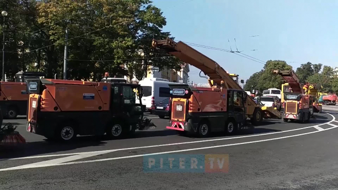 Парад уборочной техники на Дворцовой