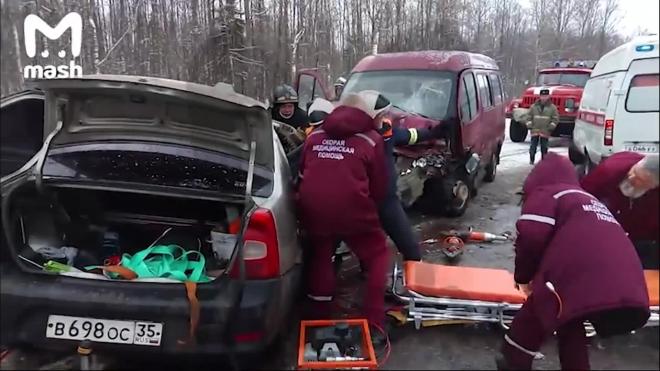 В Вологодской области три человека погибли в ДТП с микроавтобусом ФСИН