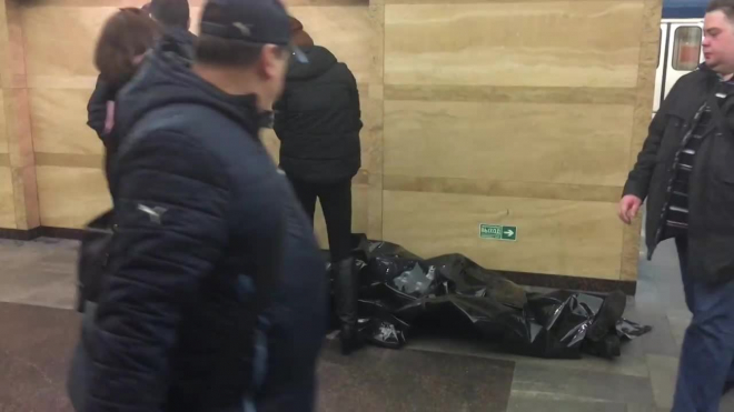 В петербургском метро на станции "Спасская" найден труп мужчины
