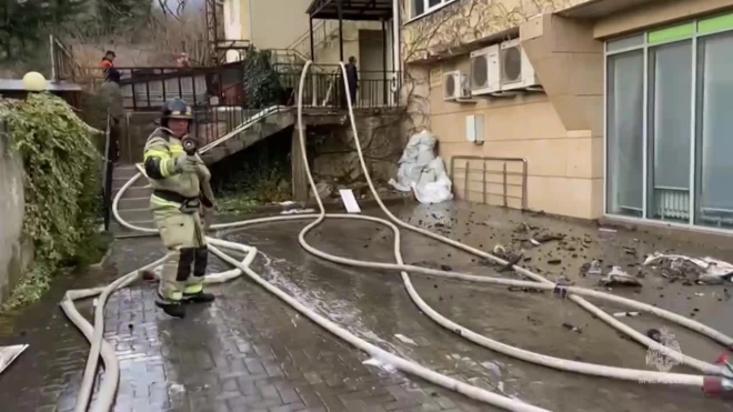 Спасатели локализовали пожар в жилом доме в Сочи