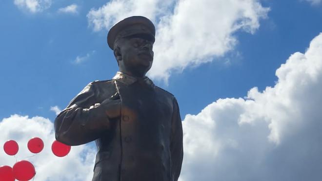 В российском регионе установили памятник Сталину в честь 75-летия Победы