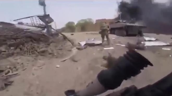 Ранение русскоязычного солдата французского Иностранного легиона попало на видео