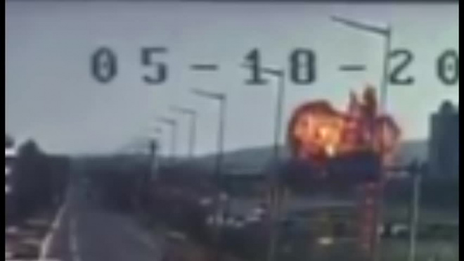 Момент крушения китайского истребителя-бомбардировщика попал на видео
