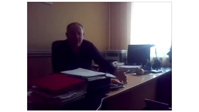 В Ленобласти жители спровоцировали чиновника на избиение