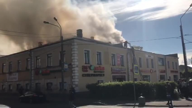 Пожар в ТЦ "Меньшиков-холл": подробности инцидента 