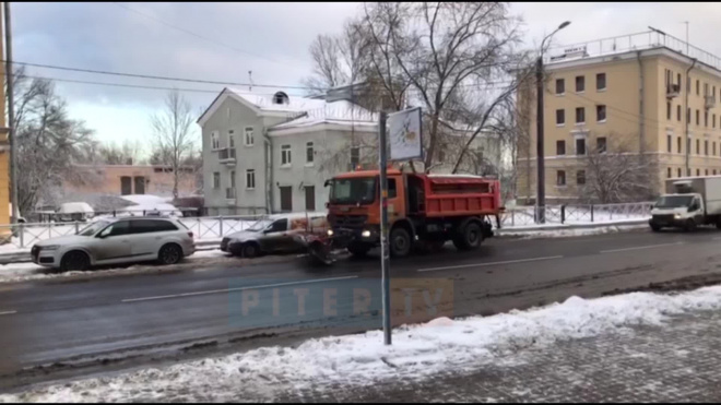 Комблаг рассказал про соляные проценты на дорогах Петербурга