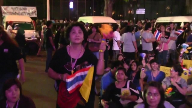 В Таиланде введен режим ЧП: россиян просят воздержаться от поездок в Бангкок