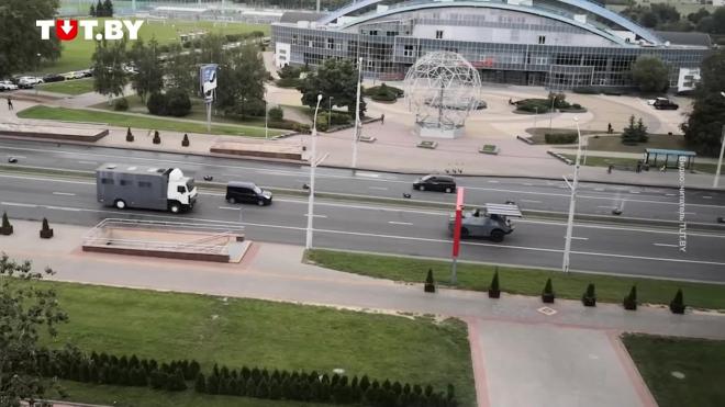В районе Дома правительства в Минске обнаружили спецтехнику 