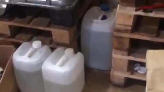 В Купчино нашли склад паленой водки после гибели пенсионера и его зятя