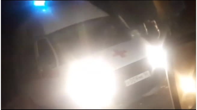 Очевидцы: Женщина на Lexus заблокировала дорогу пожарным в Петербурге