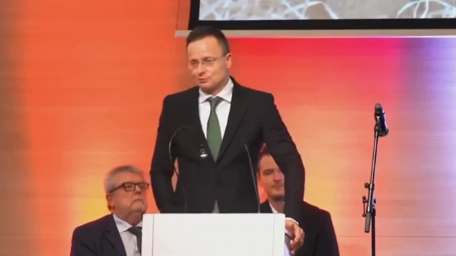 Глава МИД Венгрии Сийярто обвинил ЕС в использовании всех видов шантажа