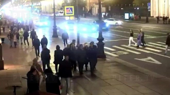 Появилось видео страшной аварии на Невском проспекте