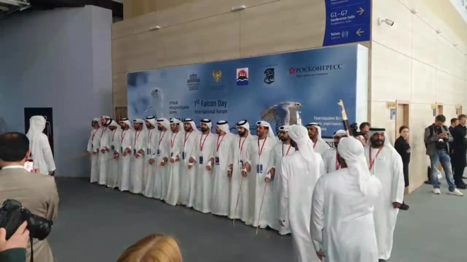 Арабы показали танец с карабинами на ПМЭФ-2023