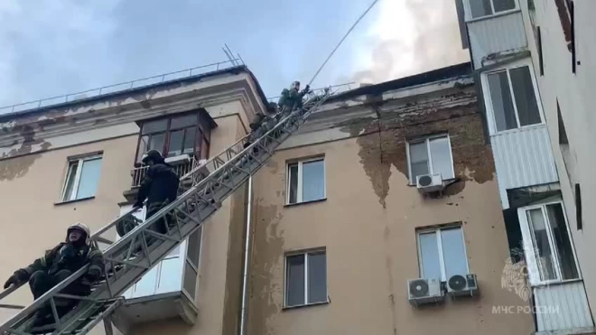В Екатеринбурге ликвидировали открытое горение в жилой пятиэтажке