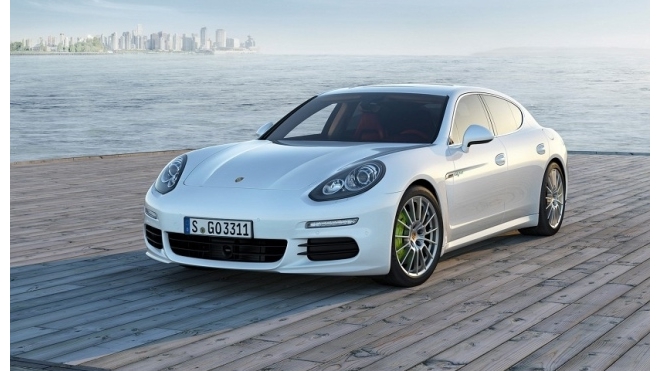 Компания Porsche выпустила самую мощную Panamera Turbo S