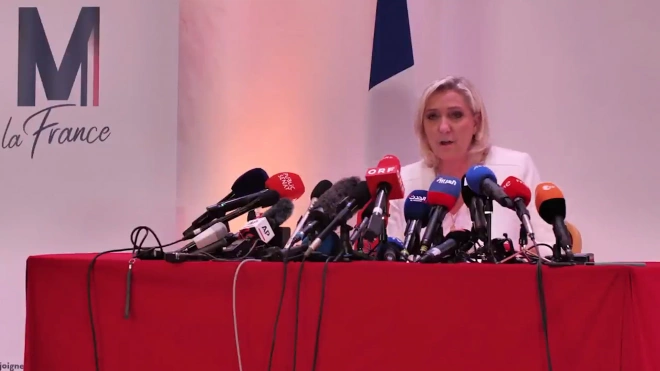 Ле Пен заявила, что выведет Францию из командования НАТО