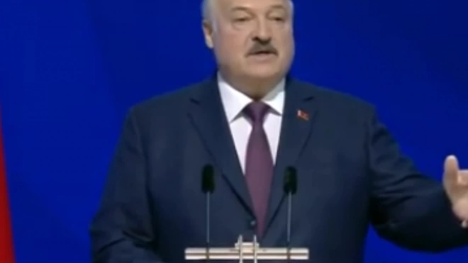 Лукашенко: Запад использовал выигранное на переговорах время для милитаризации Украины