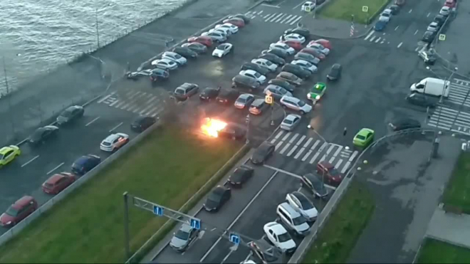 На Маршала Казакова утром сгорел автомобиль
