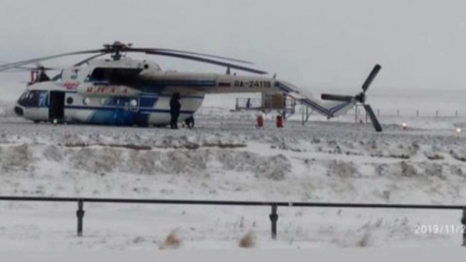 Вертолет Ми-8 с вахтовиками совершил жесткую посадку в ЯНАО
