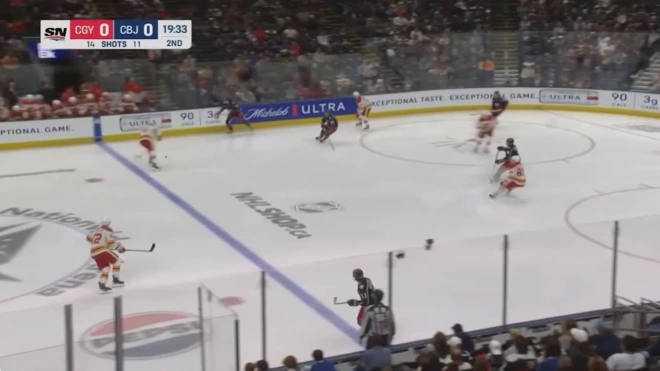 Передача Проворова помогла "Коламбусу" обыграть "Калгари" в матче НХЛ