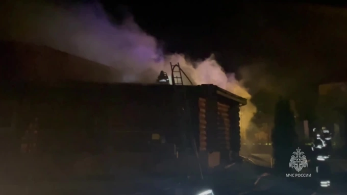 В Москве потушили пожар на территории частного загородного клуба