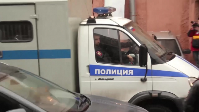 В Петербурге поймали банду вымогателей, отобравших у мужчины перстень за 2 млн