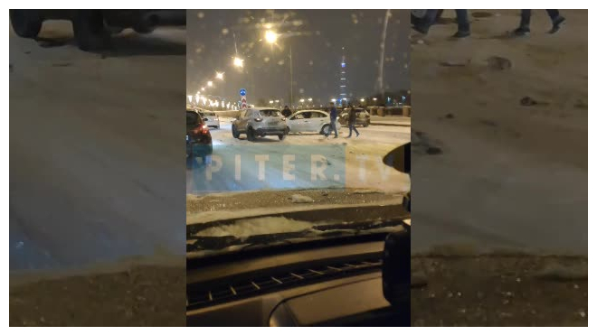 Видео: в массовом ДТП на Приморском проспекте пострадало семь машин