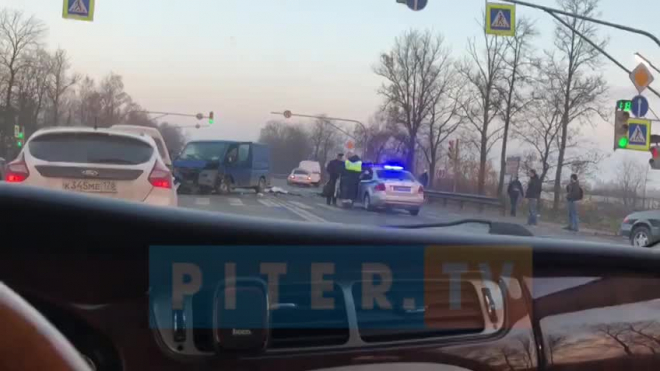 На Московском шоссе из-за утренней смертельной аварии затруден проезд