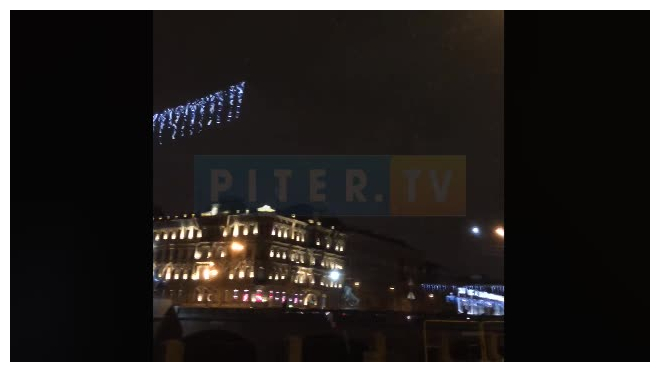 Видео: У Аничкова моста из-за прорыва трубы затопило улицу