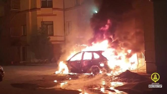 В Петербурге ночью сгорели четыре автомобиля