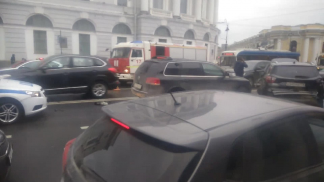 Водителя BMW задержали после ДТП на Невском проспекте