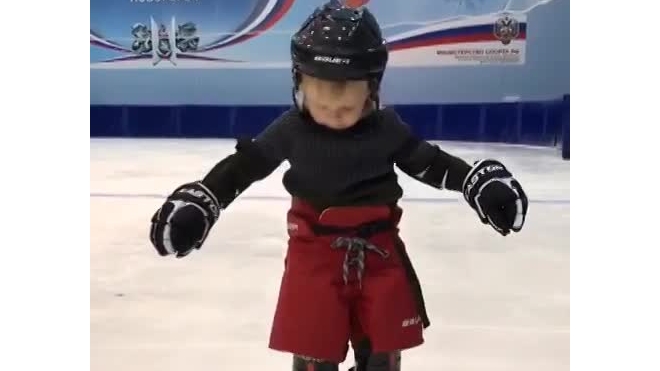 Сын Евгения Плющенко готовится стать звездой хоккея