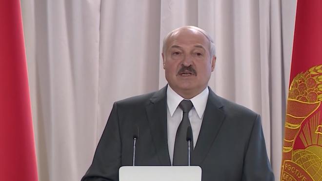 Лукашенко поручил чиновникам "зацепиться на рынках"