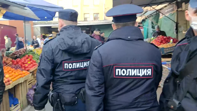 Полиция задержала арендатора, устроившего на Сенном рынке "толкучку"