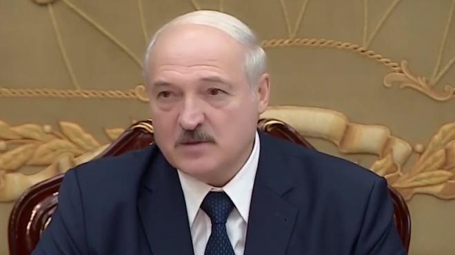 Лукашенко потребовал защитить учителей от нападок