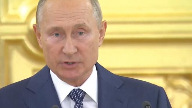 Путин заявил, что России удалось слезть с нефтяной иглы 
