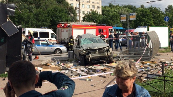 Серьезное ДТП произошло на перекрестке Новоизмайловского и Бассейной – погиб молодой человек