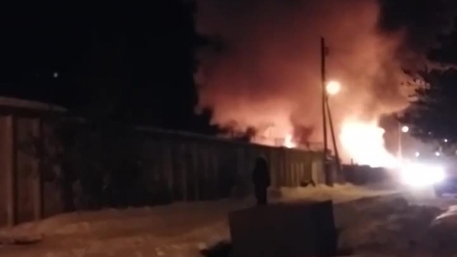 Пожар в Тюмени тушили больше трех десятков человек