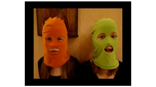 Две четвероклассницы записали видео в поддежку Pussy Riot