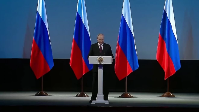 Путин назвал уникальным событием снятый в космосе фильм "Вызов"