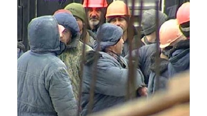 В Петербурге трудовых мигрантов берут в заложники жилконторы