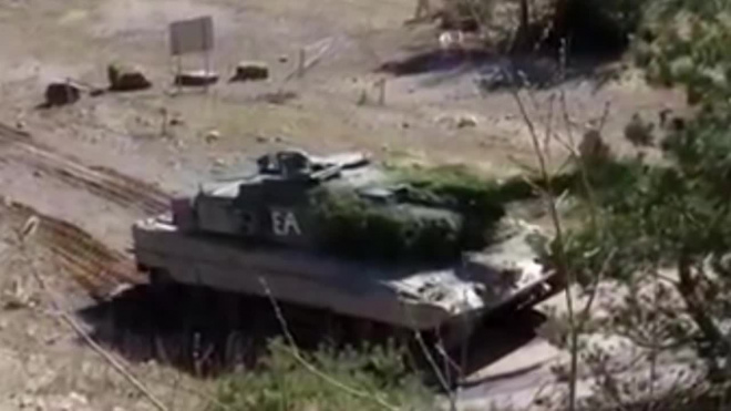 Видео: Немецкий танк Leopard 2 опозорился на учениях в Швеции