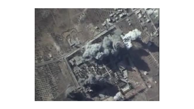 Минобороны запостило эффектное видео уничтожения центра подготовки боевиков-иностранцев ИГИЛ