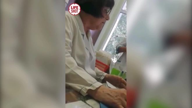 В Новокузнецке врач в грубой форме отказалась госпитализировать пациентку с высокой температурой 