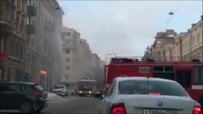 Появилось видео тушения пожара на 2-ой Советской, где спасли мужчину