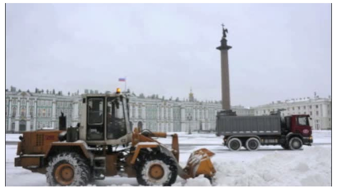 В Петербурге начинают использовать гранитную крошку от гололеда