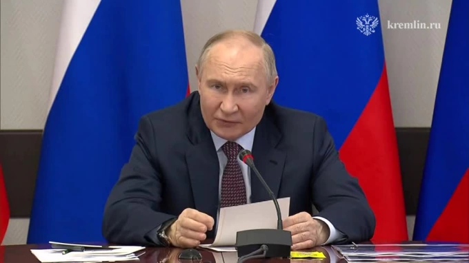 Путин: Россия должна быть все время на шаг впереди противника