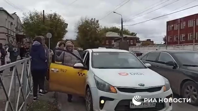 Пермские таксисты бесплатно увозят студентов с места стрельбы
