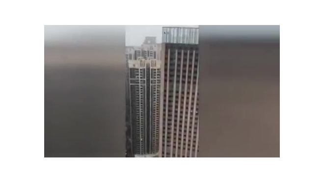 Экстремальное видео из Китая: парень спрыгнул вниз с 41 этажа
