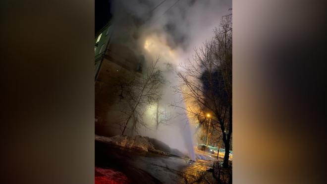 Фонтан кипятка высотой в четыре этажа удивил жителей российского города